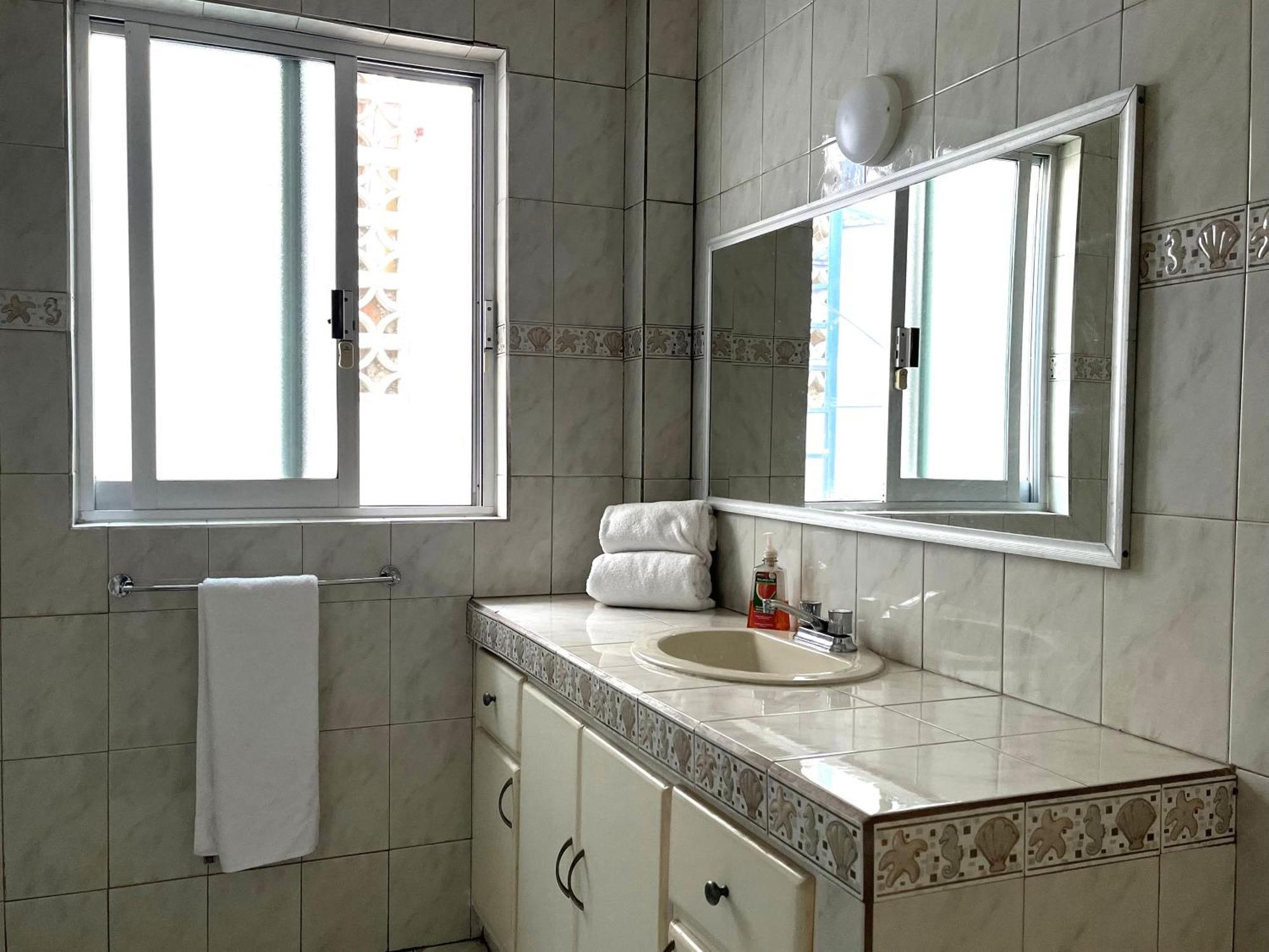 Casa Belisario - Pet Friendly Apartment Mazatlan Ruang foto